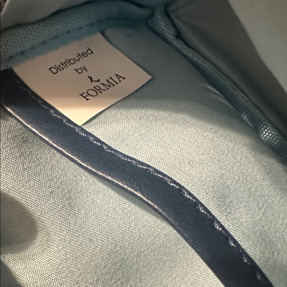 3 Cathay Pacific amenity kit bags - Picture 6 of 7